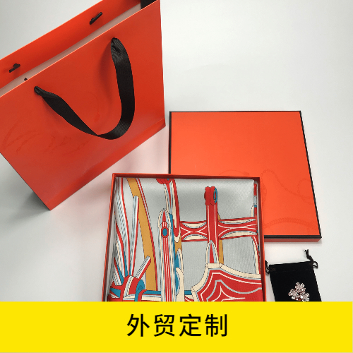 絲巾怎么系好看，絲巾系法，絲巾，真絲絲巾，